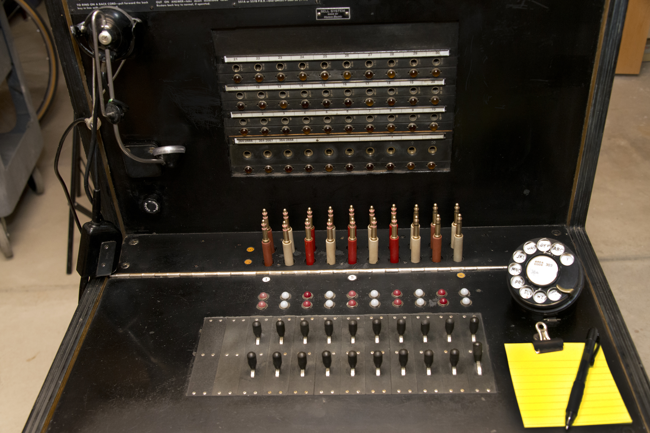 Index of /john/telephone_switchboard 551
